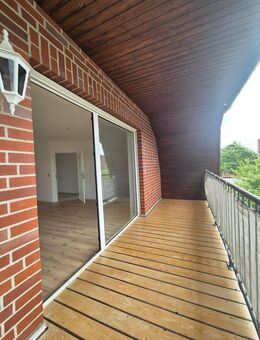 Frisch renoviert & bezugsfertig - Helle Eigentumswohnung mit Balkon und PKW- Stellplatz in Dünsen - Dünsen