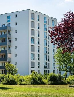 Erdgeschosswohnung mit toller Terrasse - Stuttgart