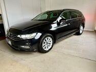 VW Passat Variant, 1.5 TSI Business, Jahr 2023 - Arnsberg