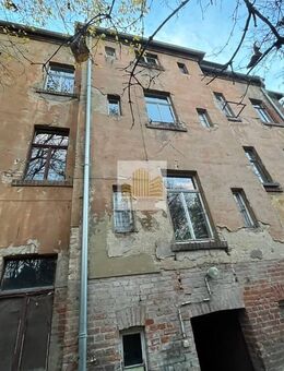 unsaniertes Denkmal geschütztes Mehrfamilienhaus mit großen Grundstück - Weißenfels