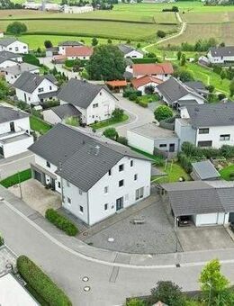 E & Co. - Gepflegte, neuwertige Doppelhaushälfte in ruhiger Lage nahe Landshut - Kumhausen