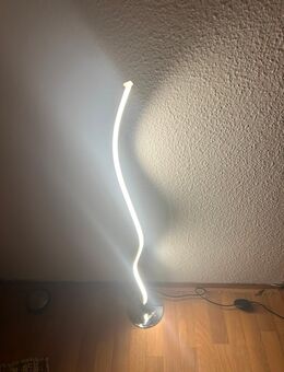 Verkaufe gebogene Stehlampe - Gröditz