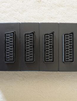Scart-Verteiler 5-fach, ideal zum Zusammenschluss mehrerer Geräte mit Scart-Steckern. Schwarz. Reine Kabellänge ca. 37 cm - Hamburg Wandsbek