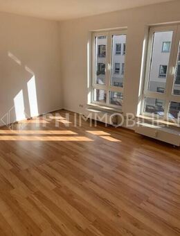 Helle Etagenwohnung mit EBK, Vollbad und Balkon in der östlichen Altstadt - Rostock