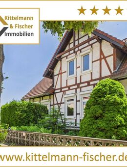 Charmantes Fachwerkhaus im Herzen Königslutters! 2 eigenständige Wohnungen, teilsaniert, 5 Garagen - Königslutter (Elm)