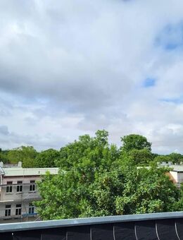 // Dachgeschoss mit Terrasse // ab SOFORT // - Leipzig