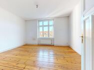 Zentral und charmant: Bezugsfreie Altbauwohnung mit Balkon nahe Volkspark Friedrichshain - Berlin