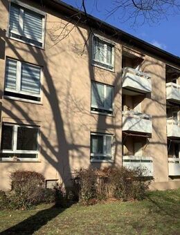 Interessante 3-Zimmer-Wohnung mit Tageslichtbad - Frankfurt (Main)