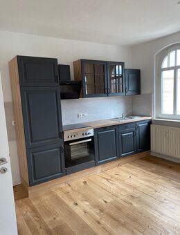 Sehr schöne helle 2 Raum Wohnung mit Küche Zwickau Planitz zu vermieten - Zwickau