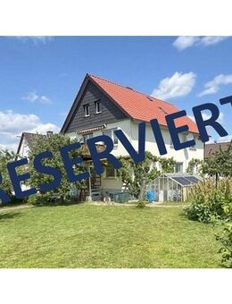 Kaufpreis gesenkt! Wunderbar gelegenes Zweifamilienhaus, Baugrundstück möglich - Coppenbrügge