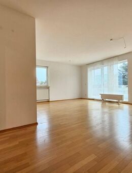 N-Eibach, anspruchsvoll ausgestattete, großzügig und gut geschnittene 4-ZW mit 2 großen Balkonen und TG-Stellplatz - Nürnberg