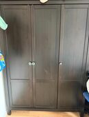 Kleiderschrank aus Holz in 61476