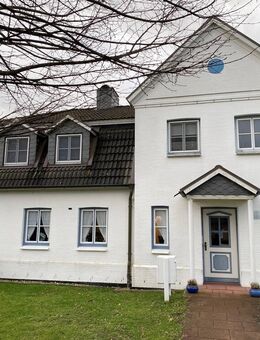 Für Anleger! Vermietete 3-Zimmer-Eigentumswohnung mit Terrasse und Carport-Stellplatz - Heiligenstedten