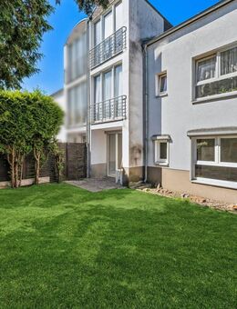 Bezugsfrei: Gepflegte 2-Zimmer-Erdgeschosswohnung mit Garten, Stellplatz und Klimaanlage in Zossen - Zossen