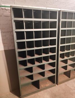 2x RUWE Werkstattregale aus VW Stammhaus / Werkstatt 1950er Jahre im Originalzustand. Stahlblech, Resedagrün, Industriedesign. - Herne