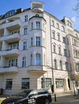 Sofort bezugsfrei - 3-Zimmer-Eigentumswohnung - 108 m² im Dachgeschoß mit Blick zum Fennsee - Berlin