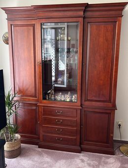 Wohn- /Esszimmerschrank aus Kirschbaum - Solingen (Klingenstadt)