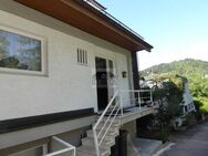 Schöne Dachgeschosswohnung mit sehr viel Platz - Baden-Baden