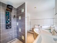 Vielseitiges Zweifamilienhaus in Strullendorf - Kapitalanlage oder Eigennutzung mit großem - Strullendorf