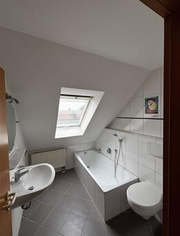 Wohnung mit 4 Zimmern, Balkon und Stellplatz, Bezugsfähige in Dellmensingen - Achstetten