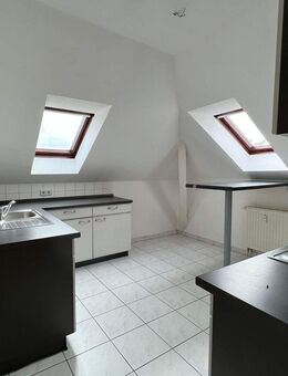 Dachgeschosswohnung in der Nähe des Zentrums - Zwickau