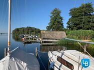 Wohnen am Großen Plöner See: EFH mit exklusivem Zugang zum Wasser, Steg, Bootshaus und eigenem Gästehaus - Bosau