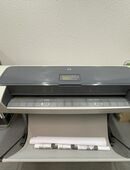 Ich biete einen gebrauchten HP Designjet Rollenplotter T 610 44“ mit neuem Riemen inkl. Treiber CD und drei Rollen Papier 80 g 914 mm x 50 m in 47228