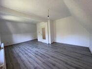 Sanierte, helle 2-Zimmer-Dachgeschosswohnung im grünen Fedderwardergroden - Wilhelmshaven
