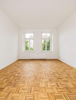 Renovierte Altbauwohnung mit Tageslichtbad und harmonischem Grundriss - Leipzig