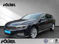 VW Passat Variant, 2.0 TDI Ele ---, Jahr 2023 - Erndtebrück