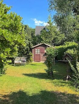 Wohnglück im Grünen – 3-Zimmer-Wohn-Oase mit 295 m² Garten - nur ca. 100m vom Forstenrieder Park entfernt - München