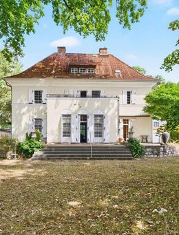 Charmante Villa im Landhausstil in Toplage von Berlin-Zehlendorf - wenige Schritte vom Mexikoplatz - Berlin