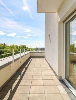 Weitläufige Dachterrasse & lichtdurchflutete Räume - stilvoll wohnen in moderner Etagenwohnung - Frankfurt (Main)