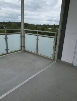 Barrierefreier Zugang: 2-Zi.-Wohnung mit großem Balkon und Dusche! - Dinslaken