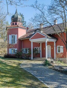 Rarität in idyllischer Lage: Exklusives Einfamilienhaus mit außergewöhnlicher Architektur - Nittendorf (Markt)