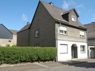 Kleines, freistehendes Wohnhaus – mitten in Brilon ! - Brilon