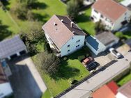 Familienfreundliches Haus mit zwei Wohneinheiten, Garten, Balkon, Terrasse, Garage und Stellplätze in Rettenbach - Deggendorf