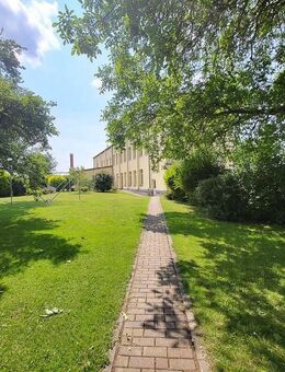 107 m² - Eigentumswohnung in Industriegebäude: 3-Raum-Loftwohnung mit Garten & Garage nahe Mittweida - Erlau