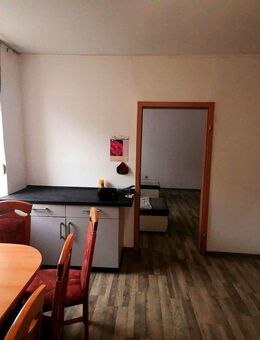 Wiebelskirchen: Einfamilienhaus mit Einliegerwohnung, Bauland und Sauna - Neunkirchen (Saarland)