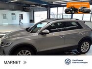 VW T-Roc, 1.5 TSI Life, Jahr 2023 - Wiesbaden