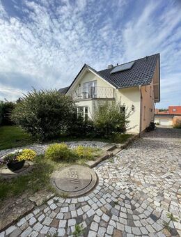 Ihr Traumhaus in Erfurt - mit 3 separaten Wohnbereichen und großem Garten! - Erfurt