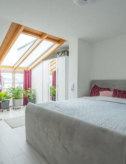 Moderne 3,5-Zimmerwohnung mit zwei Balkonen und Stellplätzen in ruhiger Lage von Öhringen - Öhringen