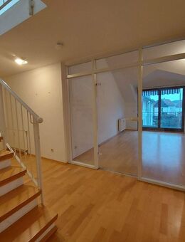 Schicke 3-Zimmer Maisonette, Balkon und TG-Platz - Budenheim