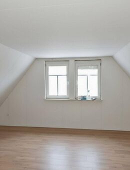 Gemütliche 1,5 Zimmer Dachgeschosswohnung mit 33m² in Friedberg zu vermieten - Friedberg (Hessen)