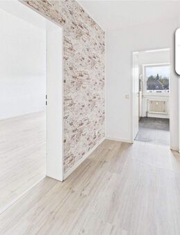 SCHADE IMMOBILIEN - Wohnung im Zentrum! 2 Zimmer mit Küche, Balkon und Stellplatz! - Plettenberg