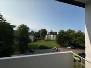 Großzügig geschnittene 3-Zi.-Wohnung mit Balkon und Einbauküche! - Leverkusen