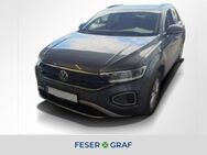 VW T-Roc, 1.5 TSI Life, Jahr 2022 - Fürth