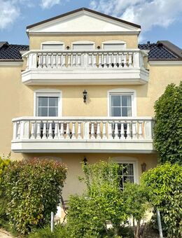 Einzigartige Maisonette-Wohnung || unverkennbarer Weitblick - Bornheim (Nordrhein-Westfalen)