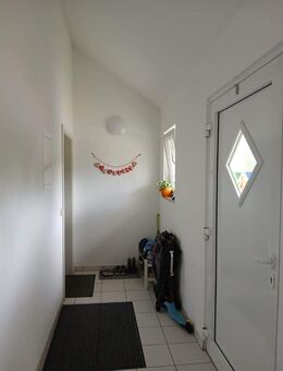 4ZKB Wohnung in einer DHH mit einem gemeinsamen Eingang zur Miete ab 01.12.25 frei, 1.260,00 € Warmmiete inkl. Stellplatz und NK-Vorauszahlung - Kirkel