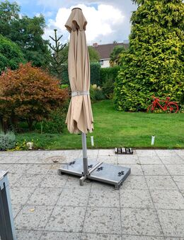 Sonnenschirm mit Fuß und Winterandeckung - Pulheim Zentrum